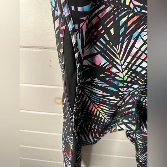 NOLA 3/4 Length Athletic Leggings - Picture 9 of 11